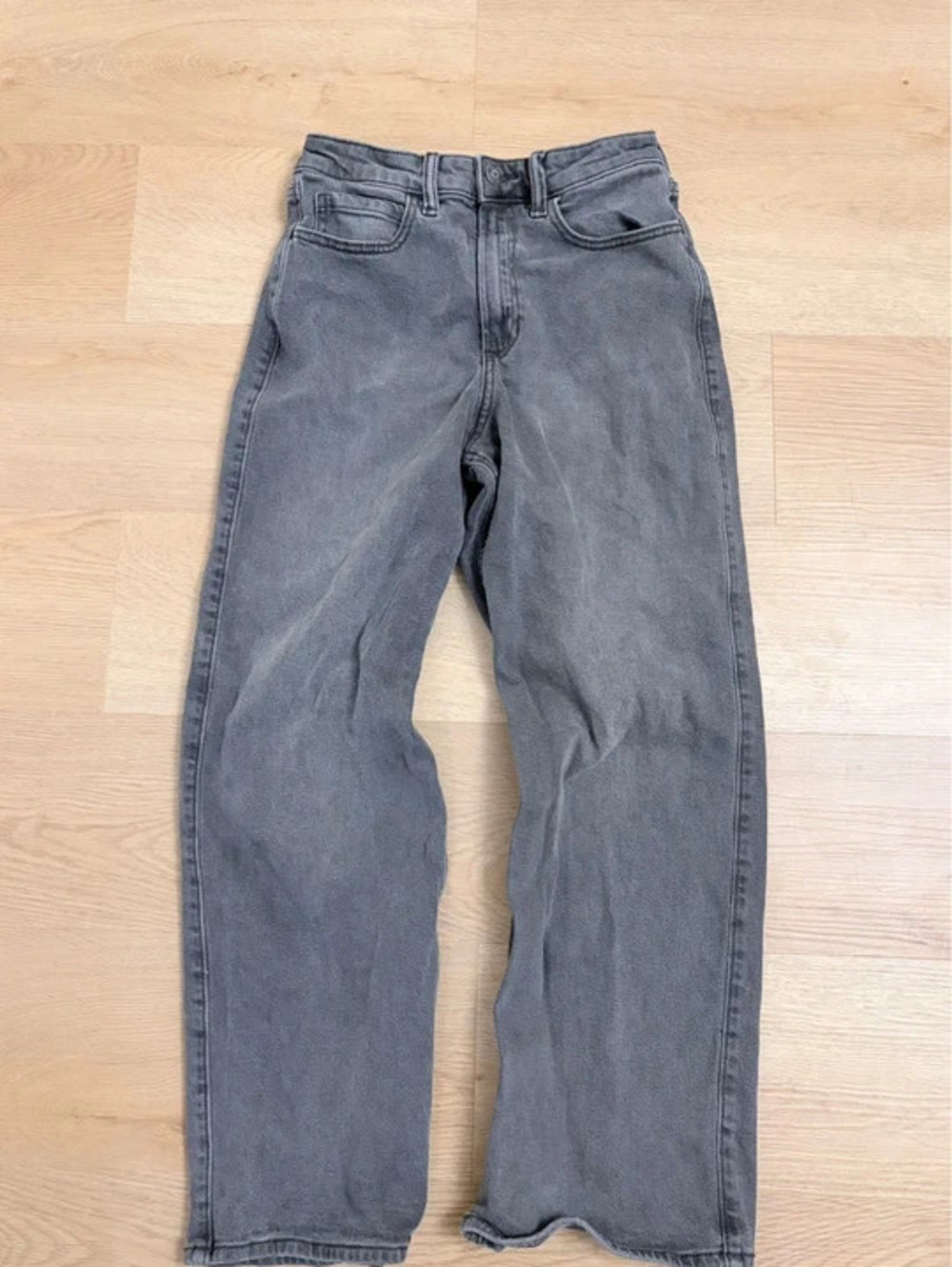 Hollister Ultra High-Rise Baggy Jeans Gray W26 Short